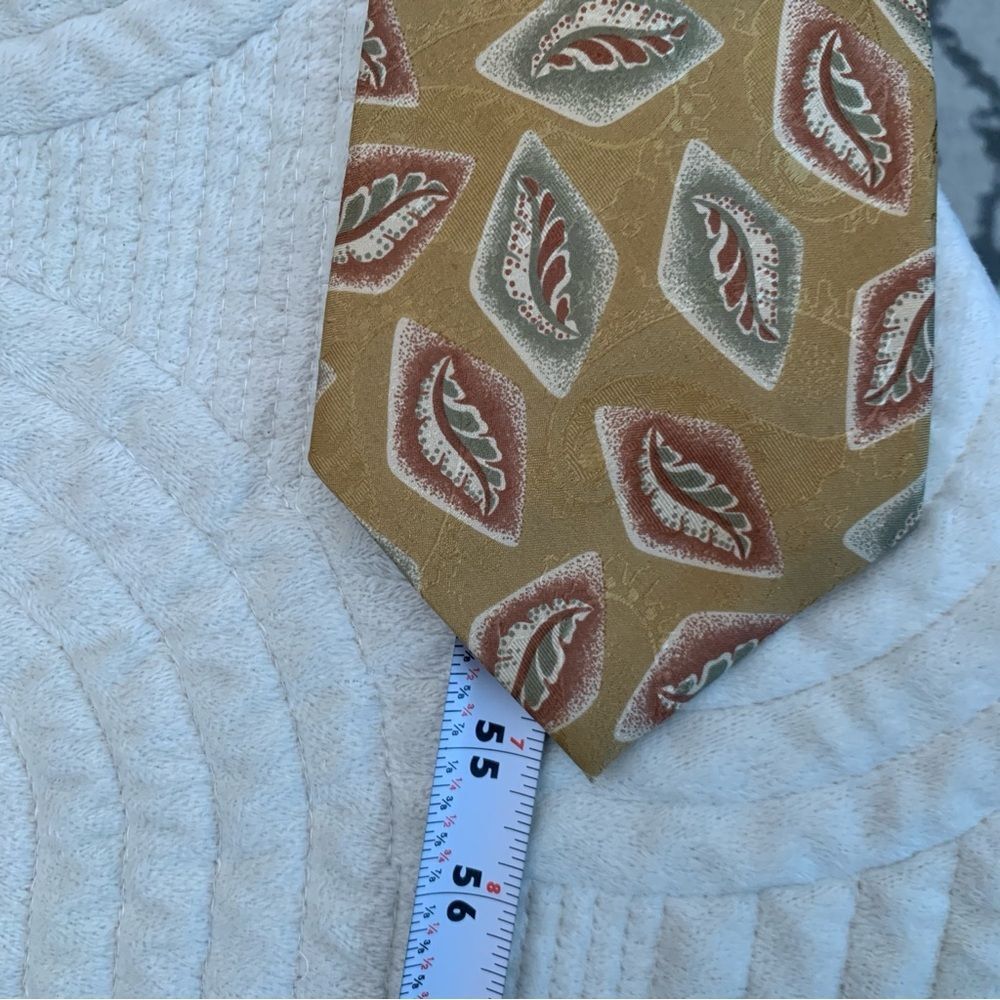 Vintage Chaps Ralph Lauren Gold Imported Silk Geometric Patterned Tie - Picture 2 of 13